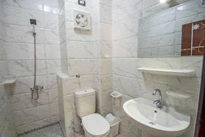 Bathroom with Ceramic Tile